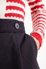 Μαύρο σορτς με κουμπί COMPANIA FANTASTICA SS25 - Image 4