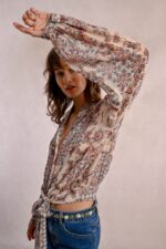 Μπλούζα εμπριμέ και ημιδιάφανη MOLLY BRACKEN SS25 - Image 3